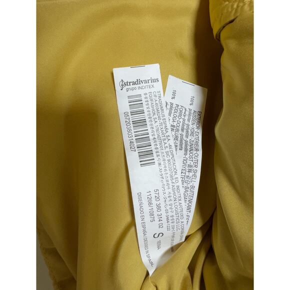 Stradivarius Women’s Puffer Coat Size Small Yellow Gold Cozy Core - Picture 7 of 14